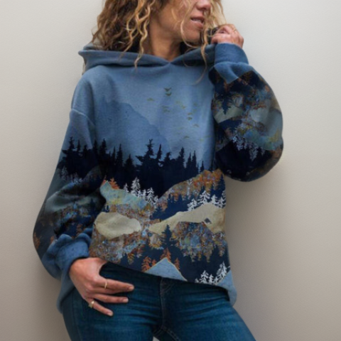 Everlyn mountain print hoodie, side view detail